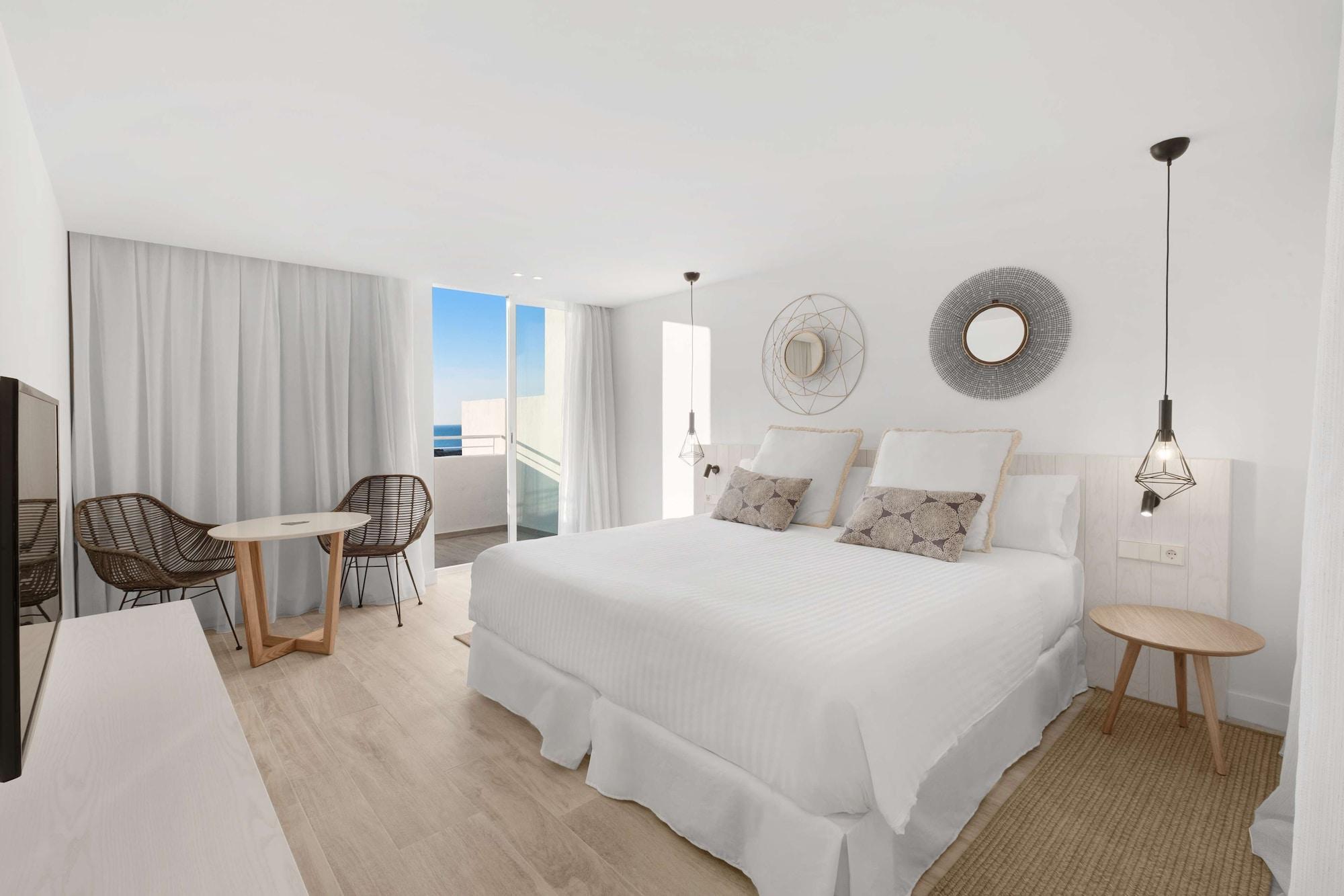 Отель Barcelo Portinatx - Adults Only Экстерьер фото