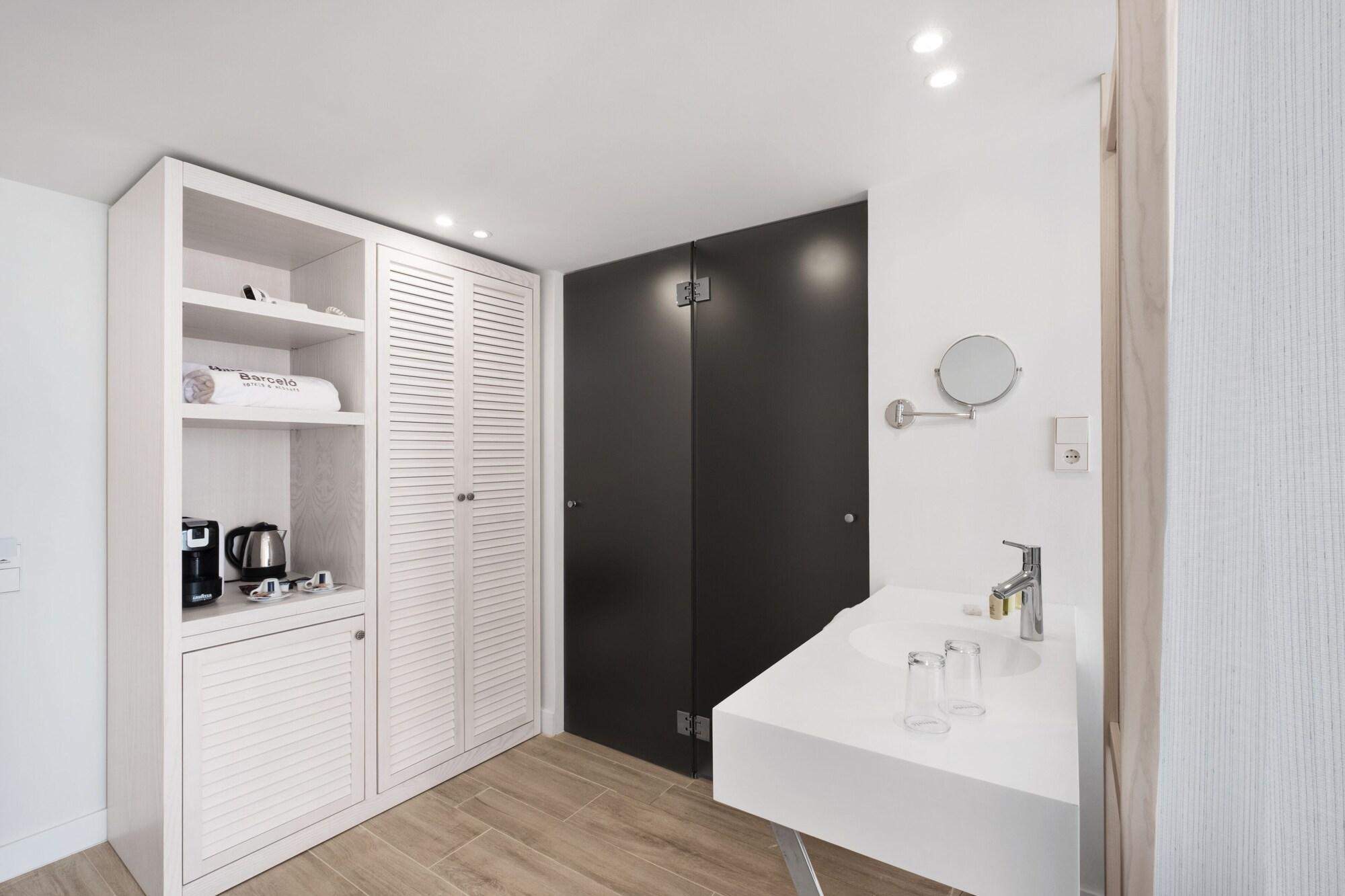 Отель Barcelo Portinatx - Adults Only Экстерьер фото